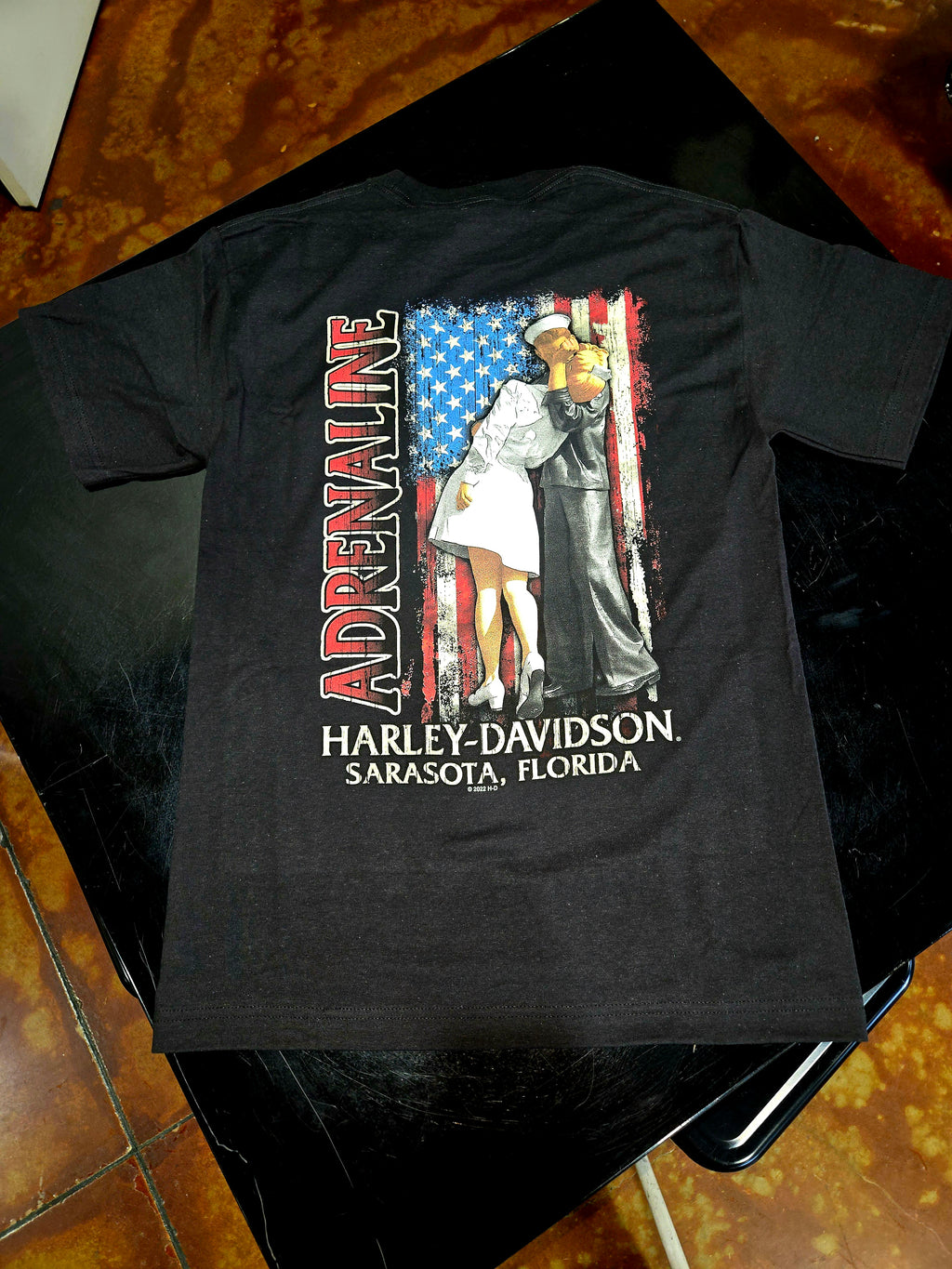 SARASOTA UNCONDITIONAL SURRENDER B&S TEE
