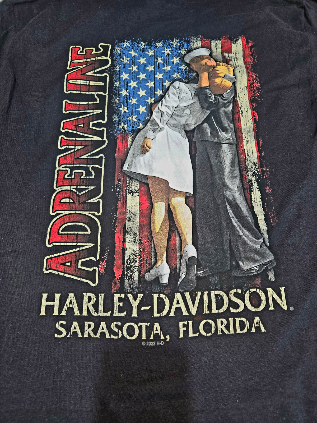 SARASOTA UNCONDITIONAL SURRENDER B&S TEE