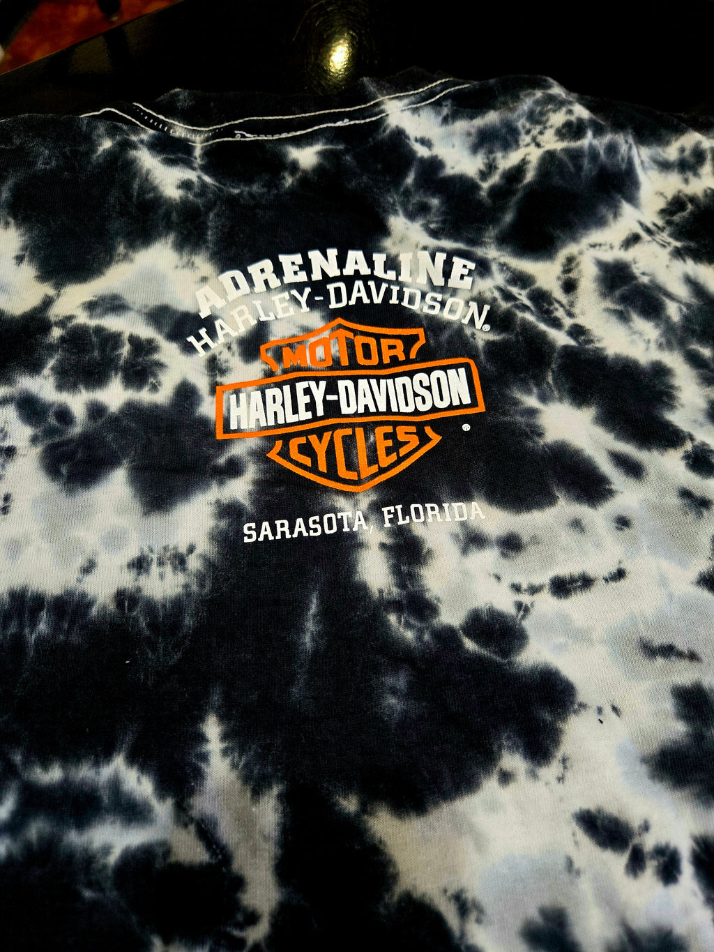 BLACK TIE DYE TEE